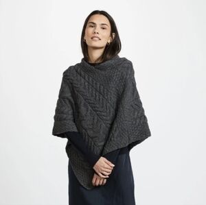 Aran Woollen Mills NWT Aasleagh Falls Ladies Poncho Grey Super Soft Merino Knit